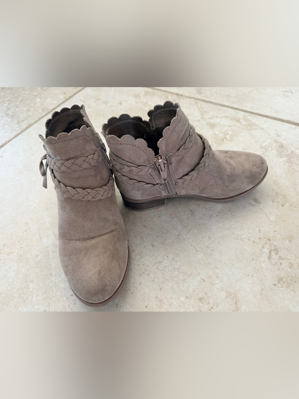 Girls Scalloped Short Braid Ankle Boots